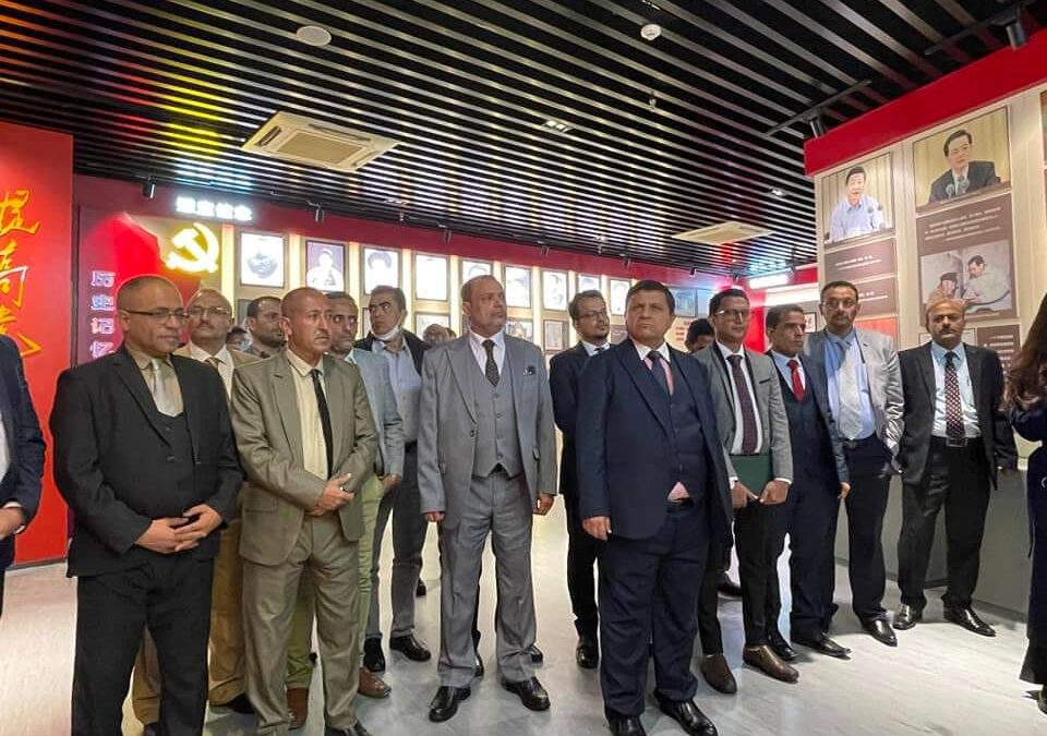 وفد تيار نهضة اليمن يزور معرض تخطيط المنطقة الجديدة وشركة التكنولوجيا المتقدمة بمدينة نانجينغ الصينية