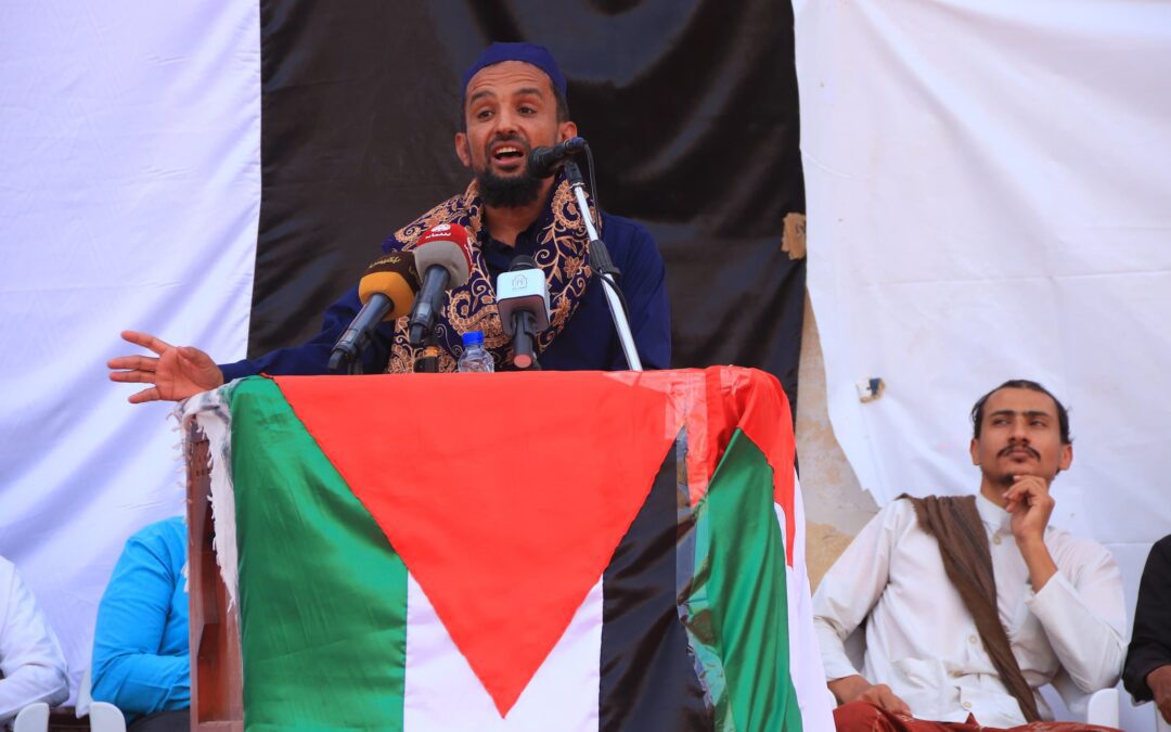 الأمين المساعد لتيار نهضة اليمن يشارك في وقفة تضامنية مع غزة بمدينة تريم بحضرموت.