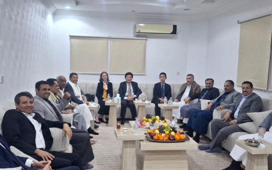 رئيس تيار نهضة اليمن يستضيف سفيري الصين وفرنسا على مائدة إفطار رمضانية.